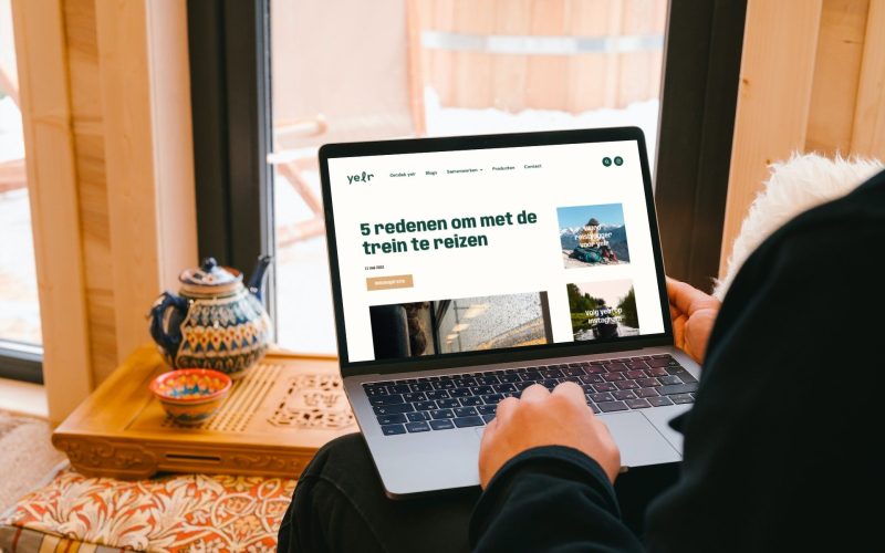 Yelr-outdoorplatform